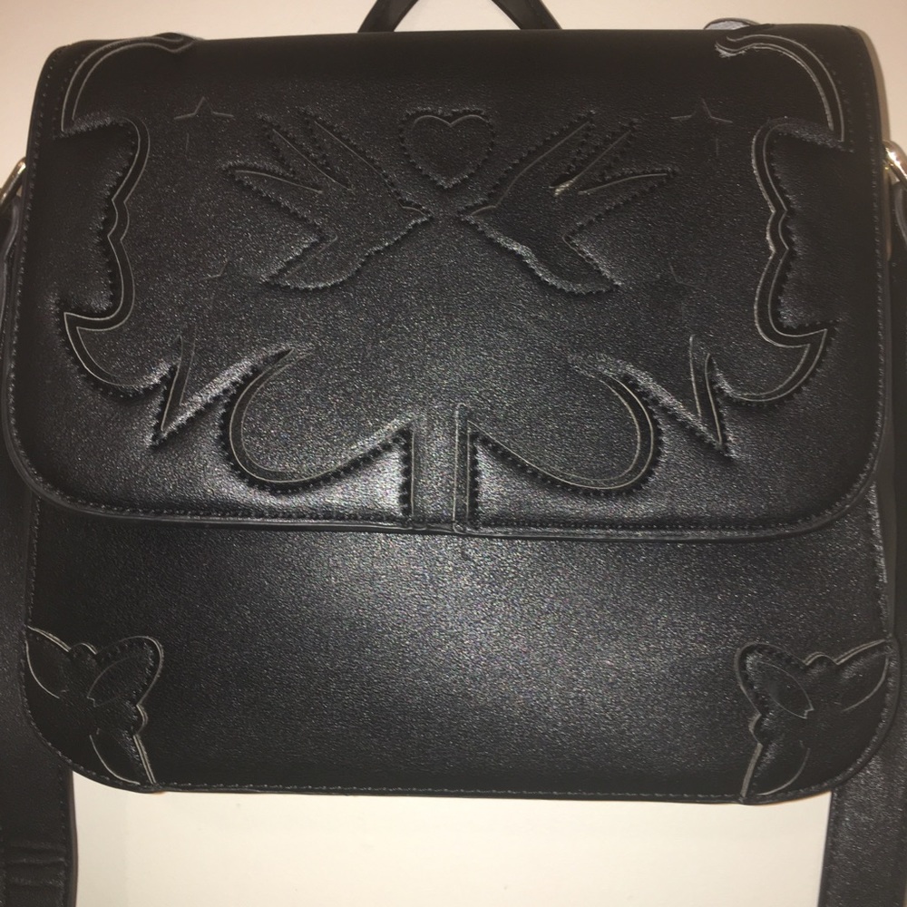 BCBG Love Bird Bag **GIFT ALERT 🎁**